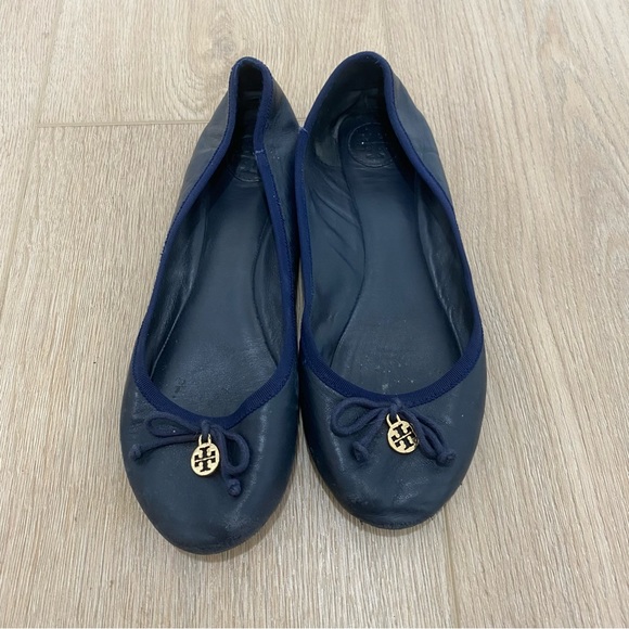 Tory Burch Shoes - Tory Burch Navy Leather Bow Logo Ballet Flats